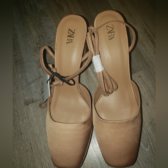 Zara Shoes - Womens Square-Toe Heels